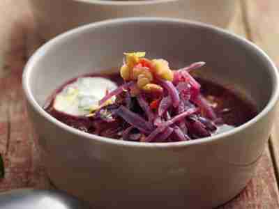 Indische Linsensuppe mit Rotkohl und Cranberrys