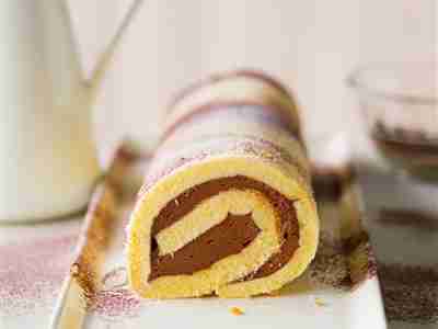Stevia Biskuitrolle mit Schokocreme