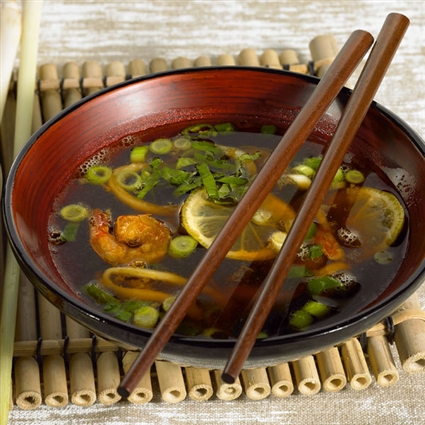 Thaisuppe mit Tintenfisch