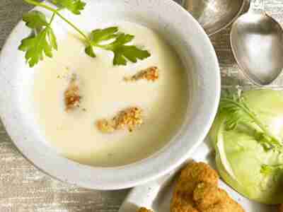 Kohlrabisuppe mit Makrelenkroketten