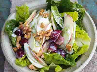 Waldorfsalat mit Weintrauben