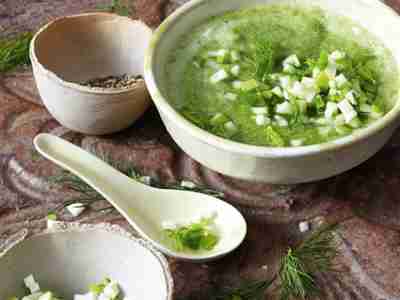 Gurken-Fenchel-Süppchen mit Dill und Äpfeln