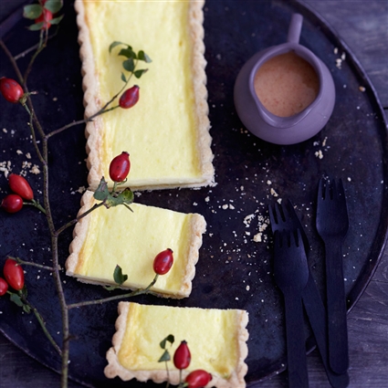 Käsetarte mit Hagebutten-Curd