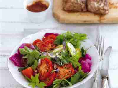 Schweinefilet mit Kräuter-Tomaten-Salat
