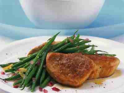 Schweinefilet mit warmem Bohnensalat