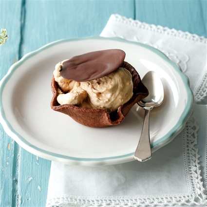 Vegane Espressocreme im Kekskörbchen