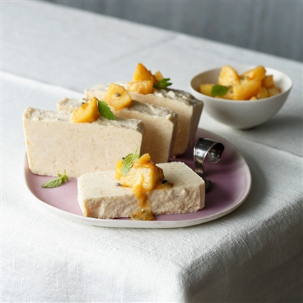 Veganes Apfelparfait mit Apfel-Passionsfrucht-Kompott