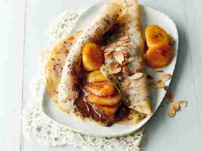 Vegane Mandelcrêpes mit Bananen