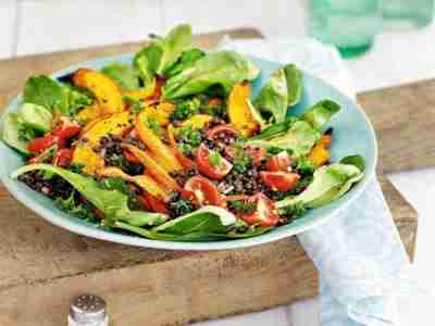 Feldsalat mit Kürbis und Linsenvinaigrette