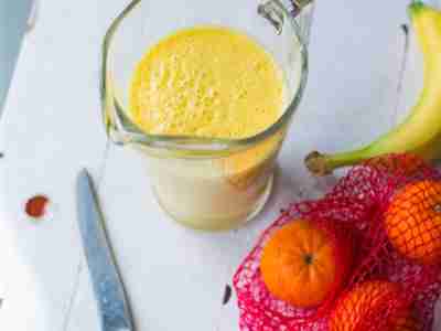 Bananen-Safran-Lassi