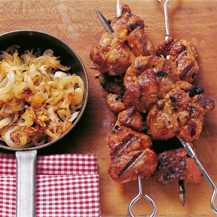 Pikant marinierter Spießbraten