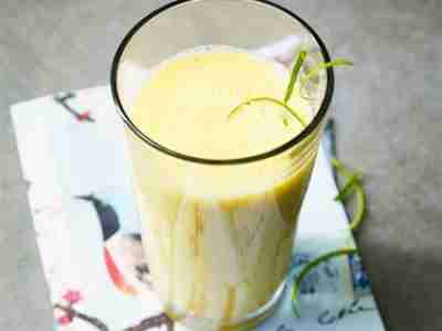 MANGO-LASSI MIT LIMETTE