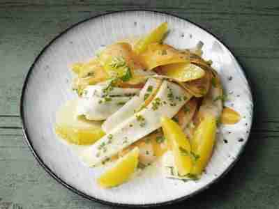 Möhren-Orangen-Salat mit Senfdressing