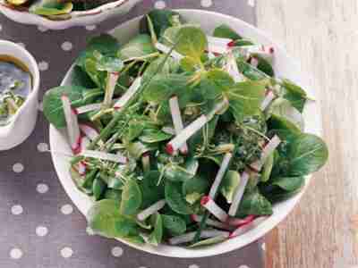 Feldsalat mit Kräutersauce