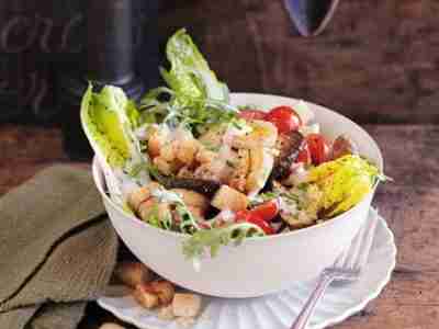 Veganer Blattsalat mit Seidentofu-Dressing