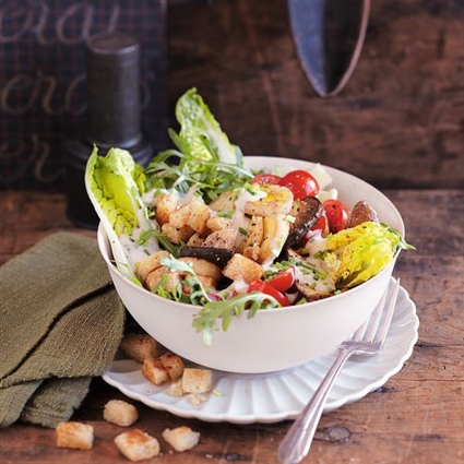 Veganer Blattsalat mit Seidentofu-Dressing