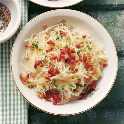 Einfacher Krautsalat mit Speck