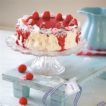 Himbeer-Schichttorte mit Kokosraspel