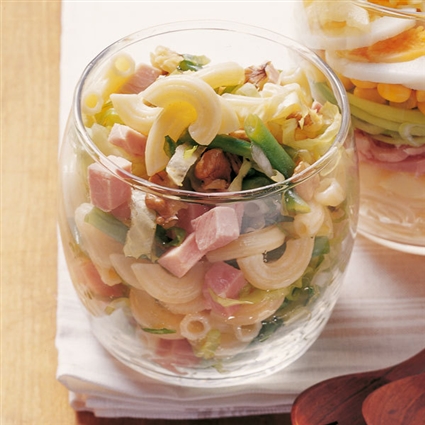 Nudelsalat mit Endivie und Schinken