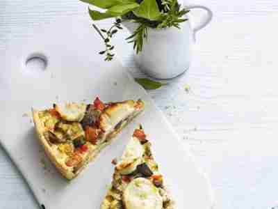 Ratatouille-Quiche mit Ziegenfrischkäse