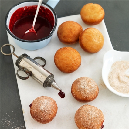 Vegane Krapfen mit Kirschfüllung