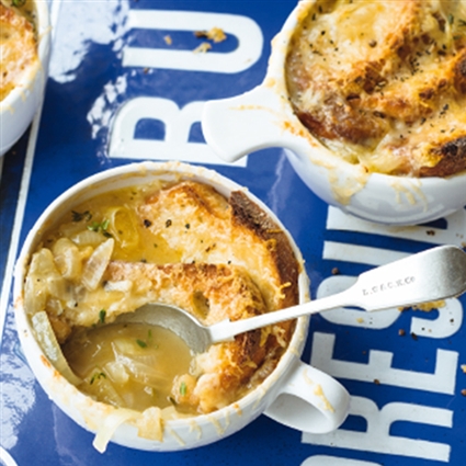 Soupe à l'oignon gratinée – Gratinierte Zwiebelsuppe