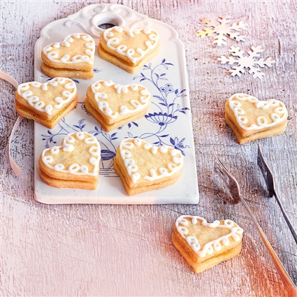 Zitronenherzen mit Cremefüllung
