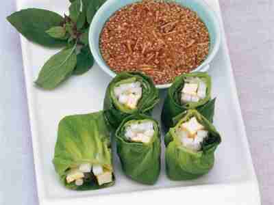 Salatröllchen mit Tofufüllung