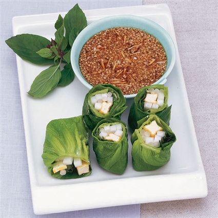 Salatröllchen mit Tofufüllung