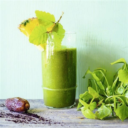 Grüner Smoothie mit Portulak und Babyspinat