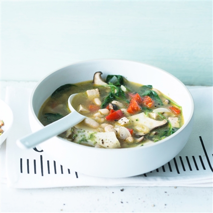 Veganer Bohneneintopf mit Räuchertofu