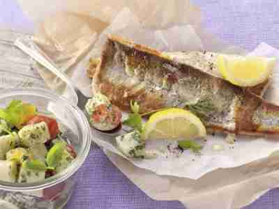 Forellenfilets mit Salsa-Verde-Salat