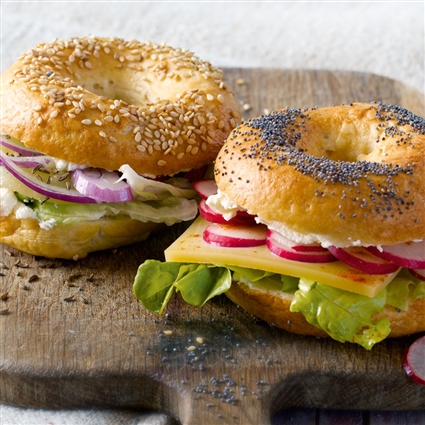 Zweierlei Käse-Bagels