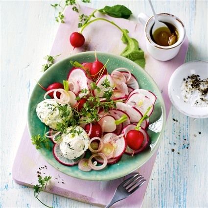 Rettich-Radieschen-Teller mit Ricotta-Klößchen
