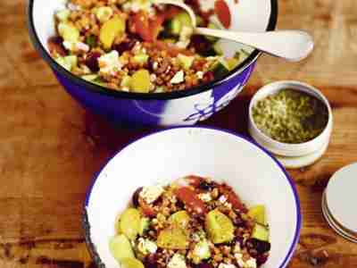 WEIZENSALAT GRIECHISCHER ART