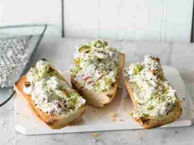 Ziegenkäse-Pesto-Piripiri-Aufstrich