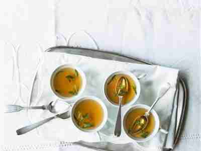 Feine Suppe: Sherry-Pilzessenz