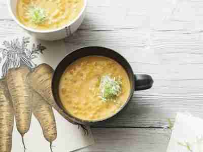 Möhren-Orangen-Suppe mit Linsen