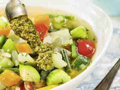 Gemüsesuppe mit Pistou