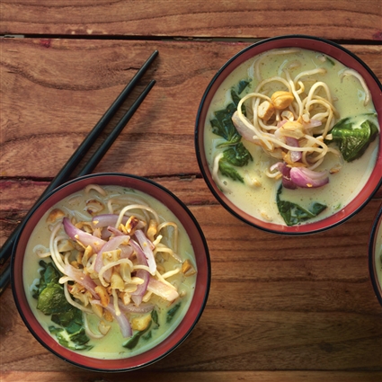 Zitronengrassuppe mit Ramen-Nudeln