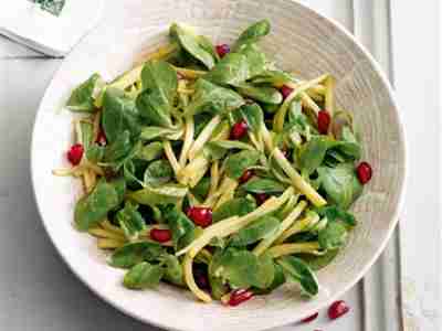 Feldsalat mit Steckrüben und Granatapfel