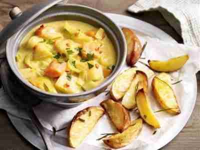 Petersilienwurzel-Curry mit Potato Wedges