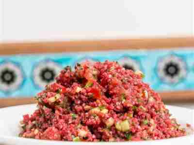 Bulgursalat mit Sauerkirschsaft – türkische Meze