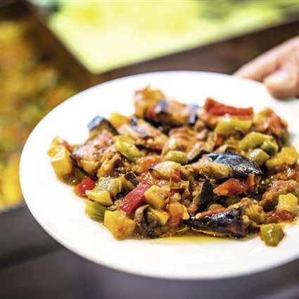 Scharfer Gemüsesalat – türkische Meze