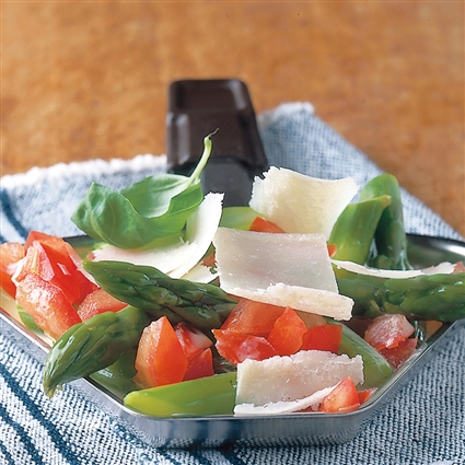 Grüner Spargel mit Parmesancreme