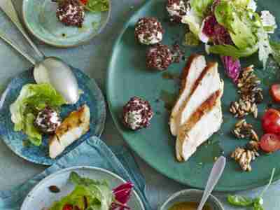 Würziger Salat mit allerlei Extras