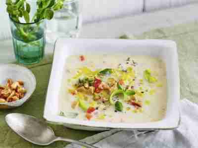 Tex-Mex-Maissuppe mit Erdnuss-Chili-Topping