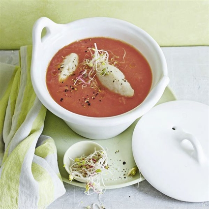 Tomatensuppe mit Ricotta-Nocken