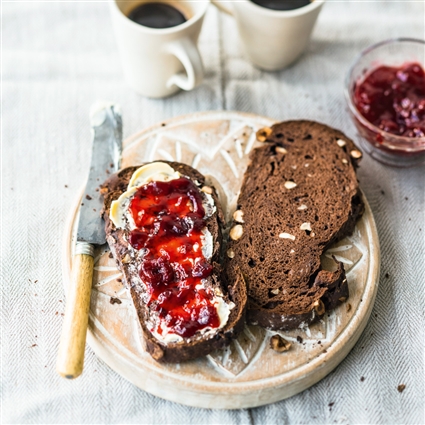 Schokoladen-Haselnuss-Brot