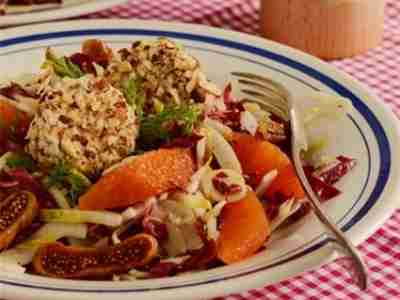 Bittersalat mit Cara Cara Orangen und Ziegenkäse